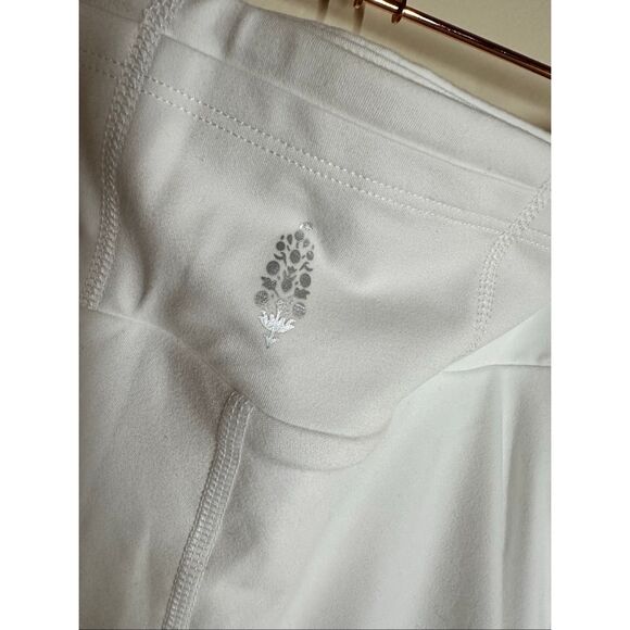 Free People Movement White Athletic Skort Size Medium New - Picture 6 of 7